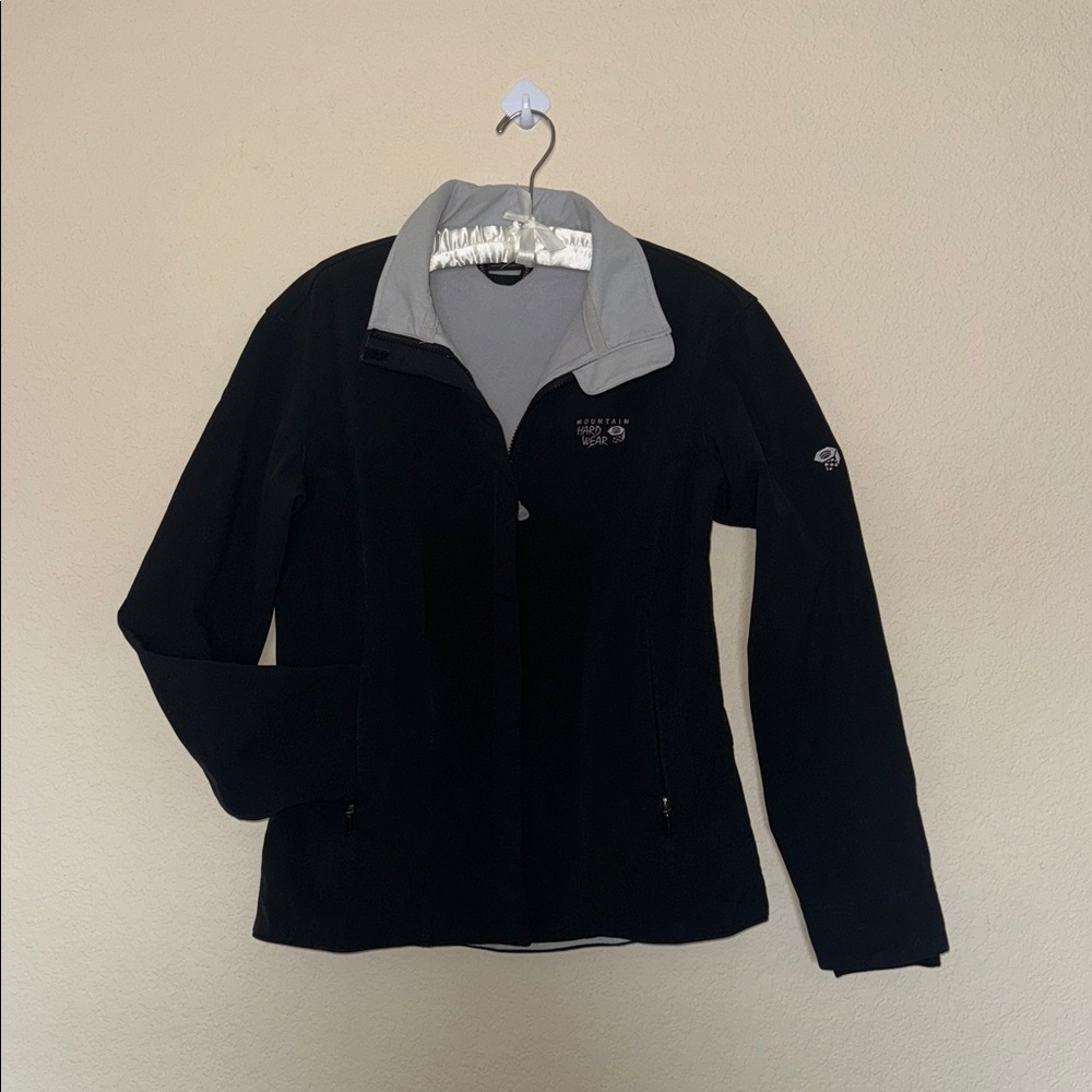 Mountain Hardwear Women's Black and Gray Jacket